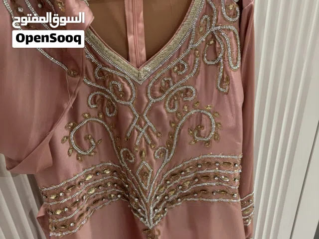 فستان استقبال مشمشي مع حزام خصر مقاس XL