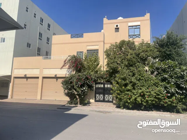 للبيع ڤلا في منطقة الشاخورة الجديدة ذات موقع مميز