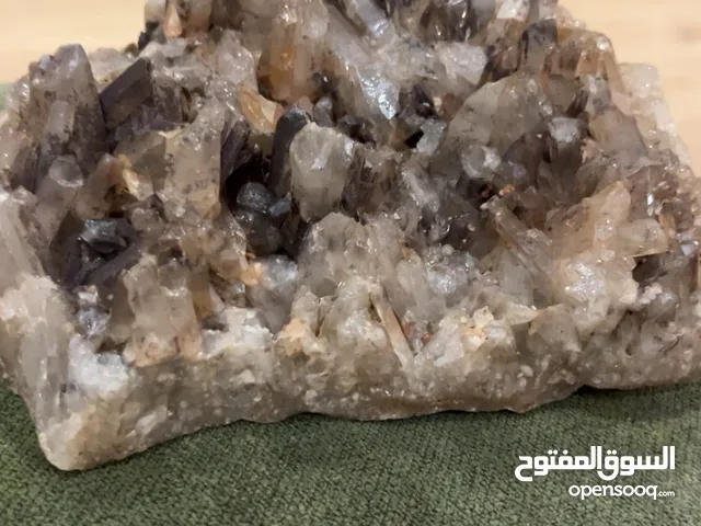 للبيع تحف كريمه وشبه كريمه