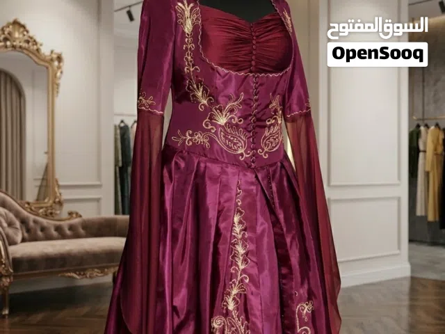 فستان سهرة ملكي طويل (ماروني مطرز بالذهبي) بتصميم حريم السلطان راقي جدا