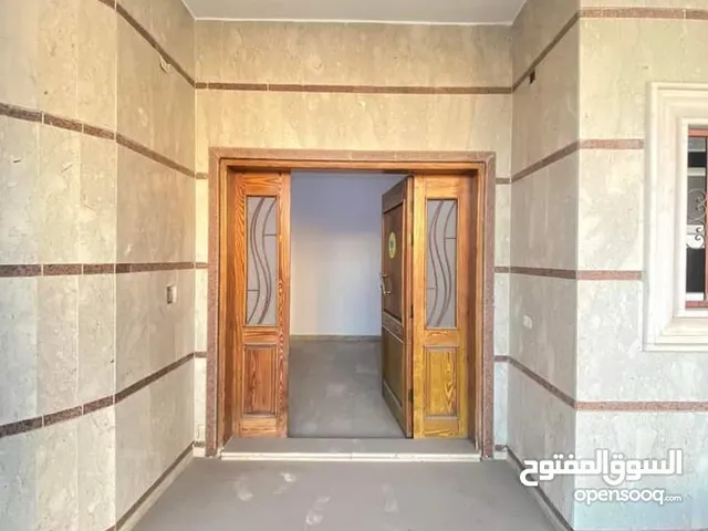 منزل ارضي في سياحية مطلوب نشاط خدمي بي 1500