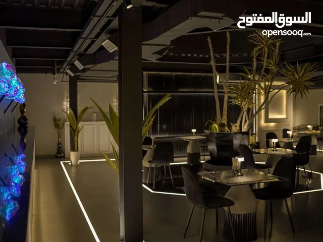 مطعم وكوفي شوب جاهز لتشغيل بجميع معداته مميز جدا