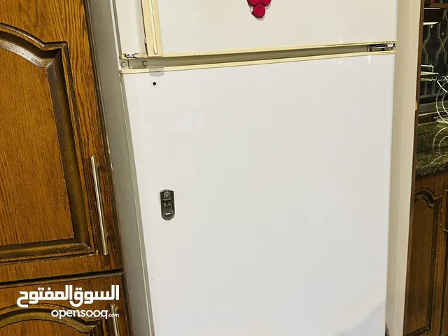 ثلاجة لايوجد فيها اي عطل تبريد ممتاز جداً بسعر 150 دينار