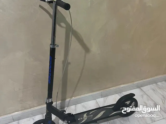 سكوتر بحالة ممتازة وكالة للبيع