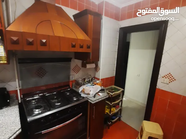 شقة للايجار بدون فرش فقط المطبخ هاي لوكس والسخانات للسكن الراقي