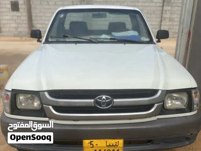 2002 تويوتا هيلوكس Standard