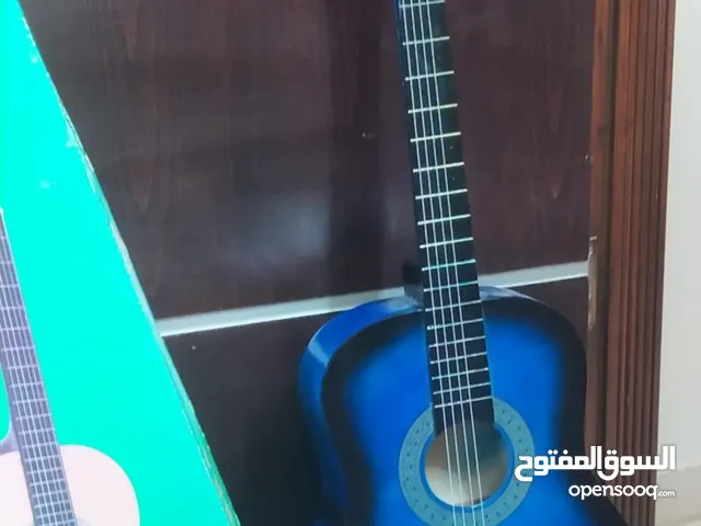 جيتار مستعمل استعمال بسيط شبه جديد متوفر مع كرتونته