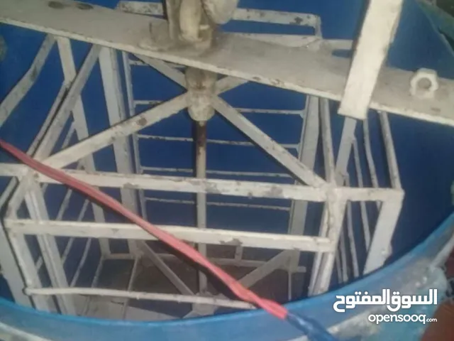 فرازه عسل للنحل تعمل يدوي او يضاف إليها متور أربع قراص قبل تتفوض