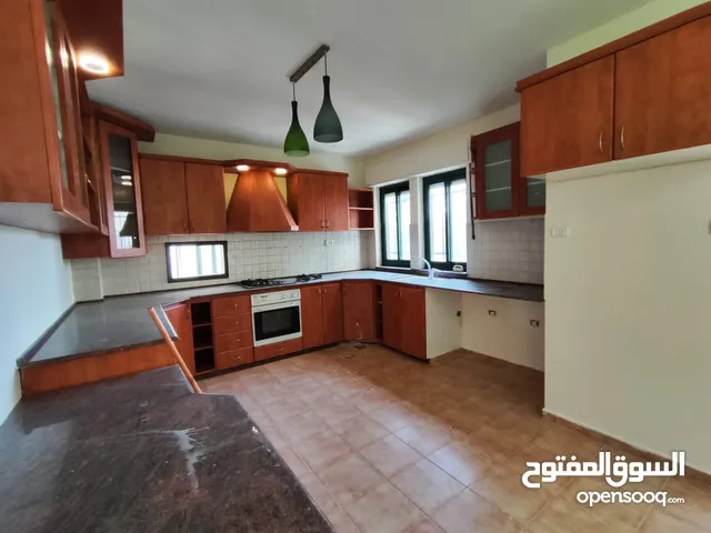 شقة غير مفروشة للإيجار – الطيرة شارع روما – تصميم فاخر وراحة لا مثيل لها