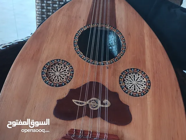 عود احترافي عتيق لجميل جورجى