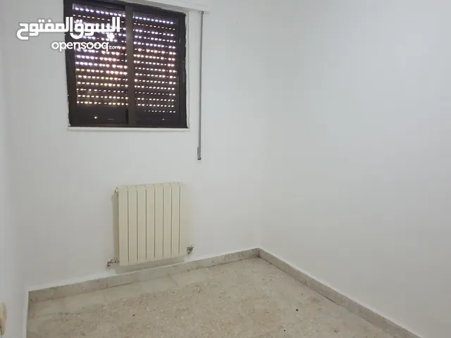 منزل مستقل للايجار مع حديقة جميلة يصلح للسكن لعائلة كبيرة او شركة او مركز طبي