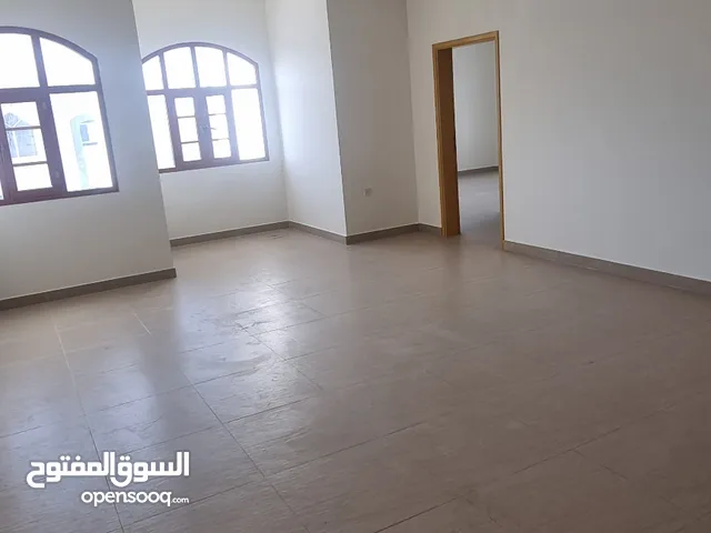 شقة كبيرة  للعوائل في المعبيلة الثامنه  Big Flat for Families in Mabillah 8