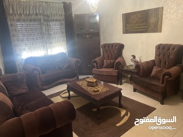 شقة للبيع مميزة تصلح للسكن او الاستثمار موقع مميز في تلاع العلي