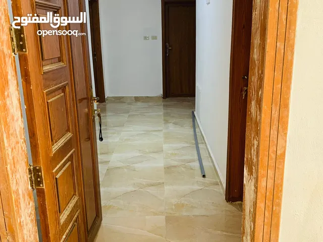 شقق للايجار سوبر ديلوكس جديدة جديدة لم تسكن بعد طابق ثاني في السلط خلف جامعة عمان الأهلية