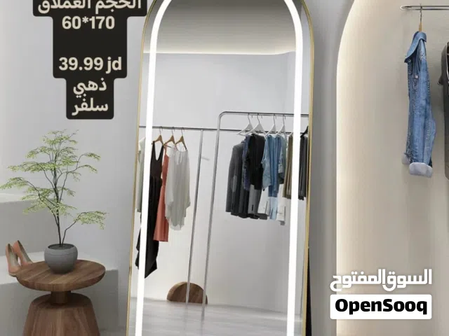 مرايا ستاند مضيئه ذهبي او اسود او فضي