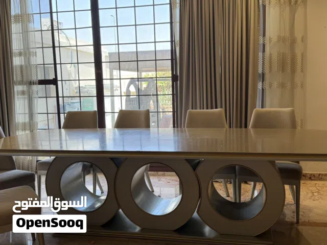 طاوله طعام