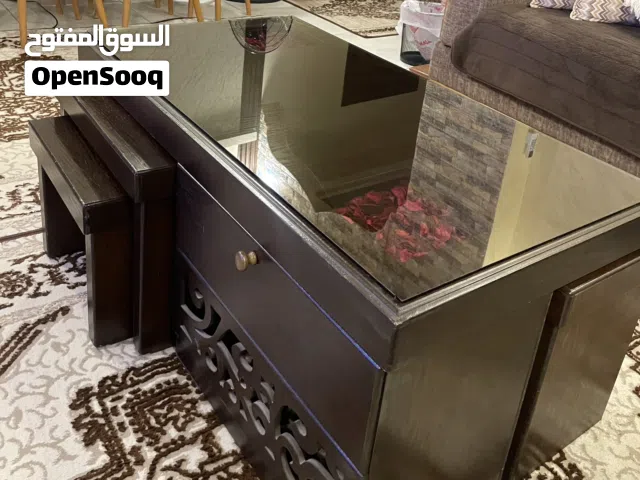 طاولة غرفة معيشة بحالة ممتازة