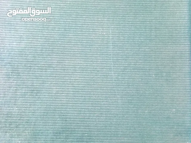 إلبوم طوابع كبير الحجم يتسع ل1000 طابع و أكثر 20 صفحه 10 أسطر للبيع يحتوي ع كميه كبيره من الطوابع