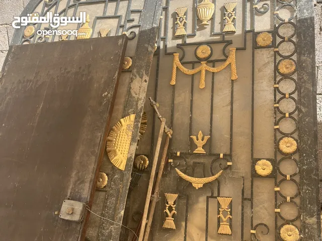 باب للبيع اعلى سوم