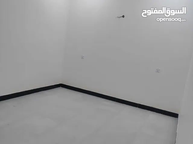 100 m2 2 Bedrooms Apartments for Rent in Basra Asatidha