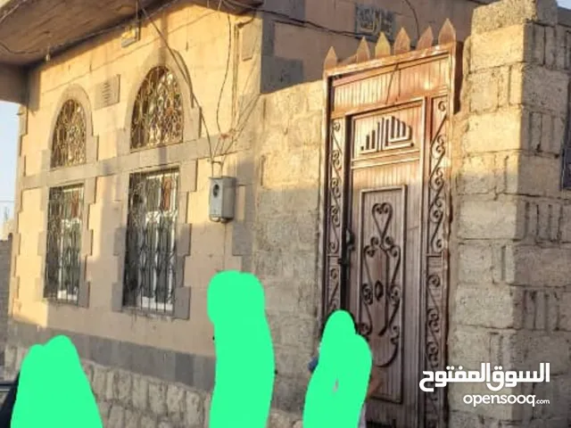 65 m2 4 Bedrooms Townhouse for Sale in Sana'a Sa'wan