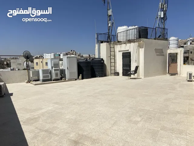 Building for Sale in Zarqa Awajan