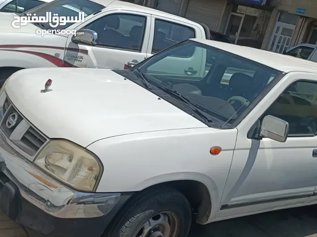 Nissan pickup 2.0l, excellent heavy duty and reliable vehicle.