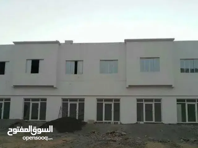بناية في المعبيله 2/5 للبيع بشكل عاجل