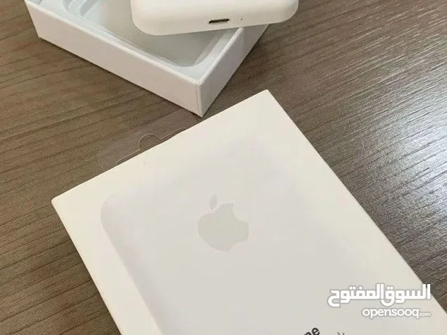 عندي 30 حبه من باور بانك ايفون لاسلكي.بجنن ومكفول لسنه وشحنه وبط