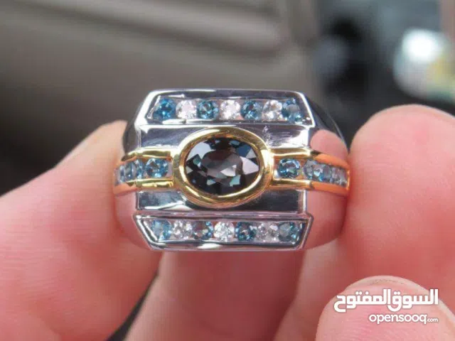 خاتم فضة رجالي متوج بالاحجار الكريمة