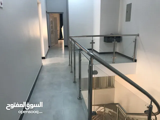 في قلب صحار ( الطريف) فيلا راقية للايجار  Villa fir rent