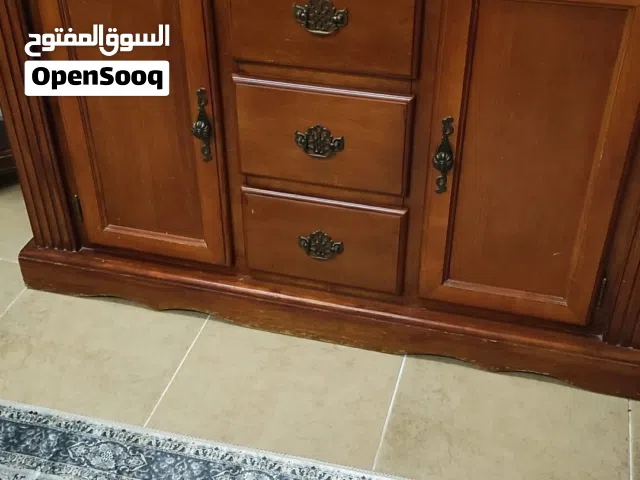 للبيع خزانه بحالة جيدا