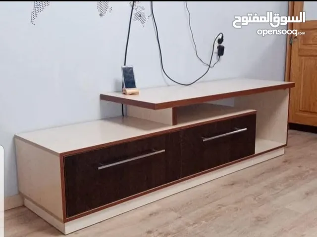طاولة تلفاز