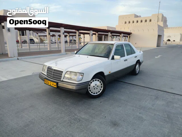 1994 مرسيدس بنز الفئة-E Standard