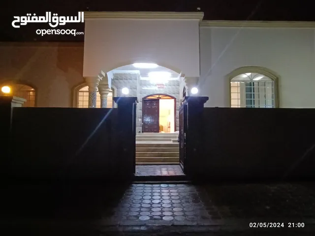 350 m2 More than 6 bedrooms Villa for Rent in Dhofar Salala