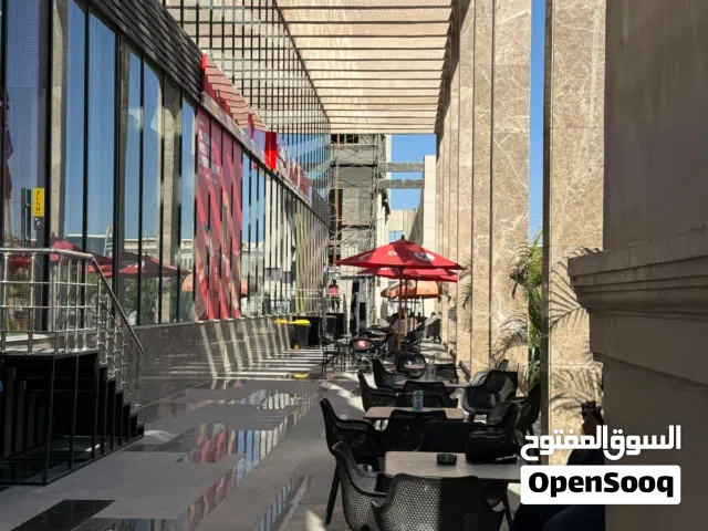 مكتب مستقل فى مول شانزلزيه