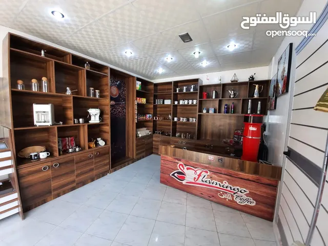 مطحن قهوة بكامل ملحقاته والاثاث