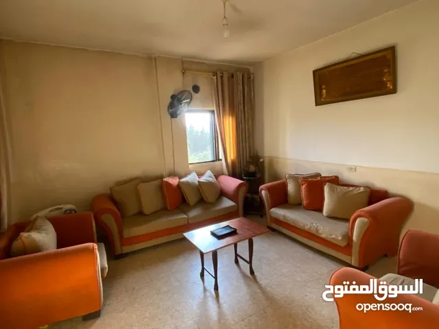 طقم كنب مستعمل جيد الموقع طريق المطار البنك العربي قرب كازيه المناصير وزاره الخارجيه