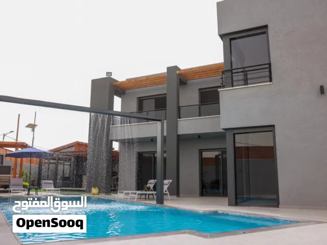 فيلا فخمه في بوابه اريحا السياحيه