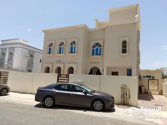 300m2 4 Bedrooms Apartments for Rent in Muscat Al Mawaleh