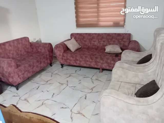 كنب 7 مقاعد بحال الوكالة للبيع بداعي السفر