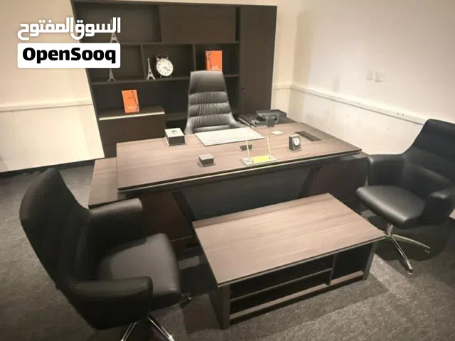 للبيع اثاث مكتبي ( مكتب+صالون ) الكميه 20