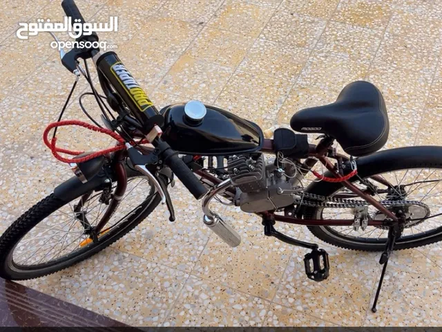 سيكل عليه مكينة 80 يجي معاه هدرز 2هدية ما في منها في الإمارات قليل نادر