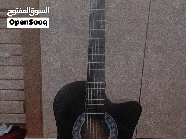 جيتار كلاسيك أنيق للبيع – تصميم مميز وصوت رائع