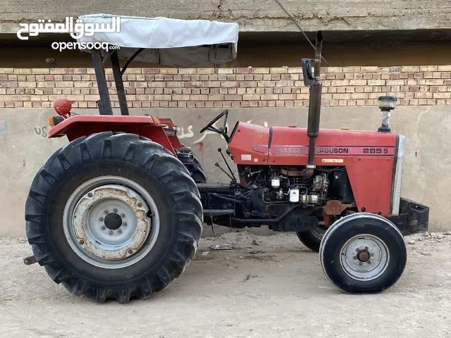 2001 Tractor Agriculture Equipments in Saladin