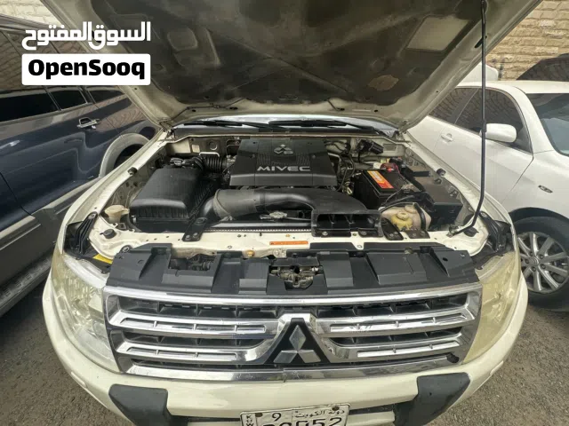 2010 ميتسوبيشي باجيرو GLX