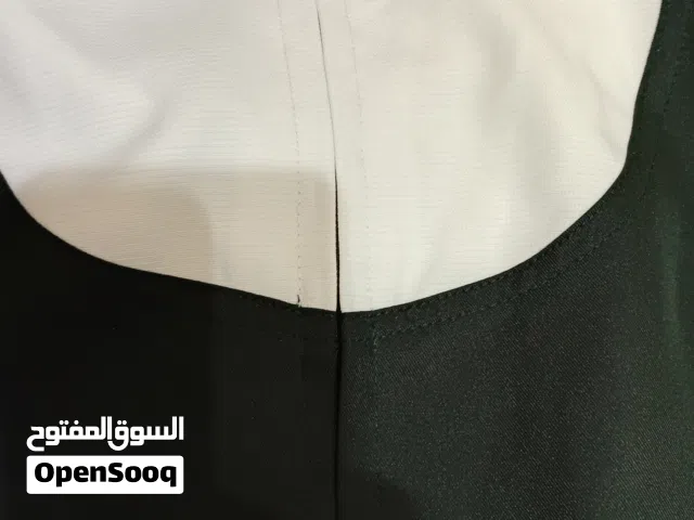 مريول مدرسة أخضر للبيع الوصف: مريول مدرسة أخضر لبنت عمرها تقريبًا 13 سنة. حالته جديدة وما قد انلبس.