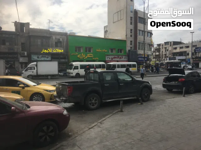 محل تجاري مميز للأيجار الوحدات شارع مادبا الرئيسي بجانب مطعم عربي افرنجي