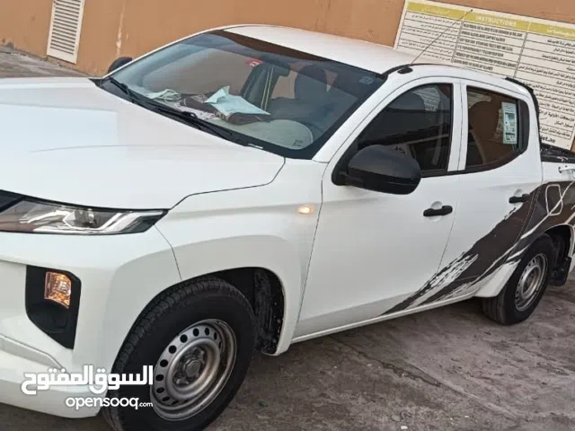 MITSUBISHI L-200 2.5L DCAB 2WD GL MT 2023