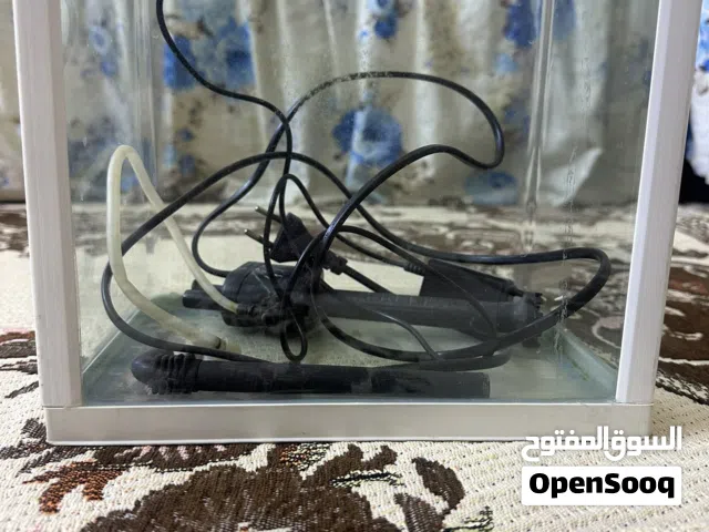 حوض سمك مع الطوفات والحصو